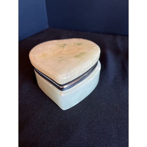 Heart Shaped Alabaster Jewelry Trinket Box Container Hand Carved Stone in Italy - Picture 6 of 14